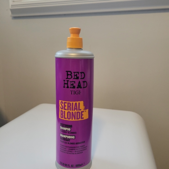 Bed Head Serial Blonde Shampoo - Picture 3 of 4